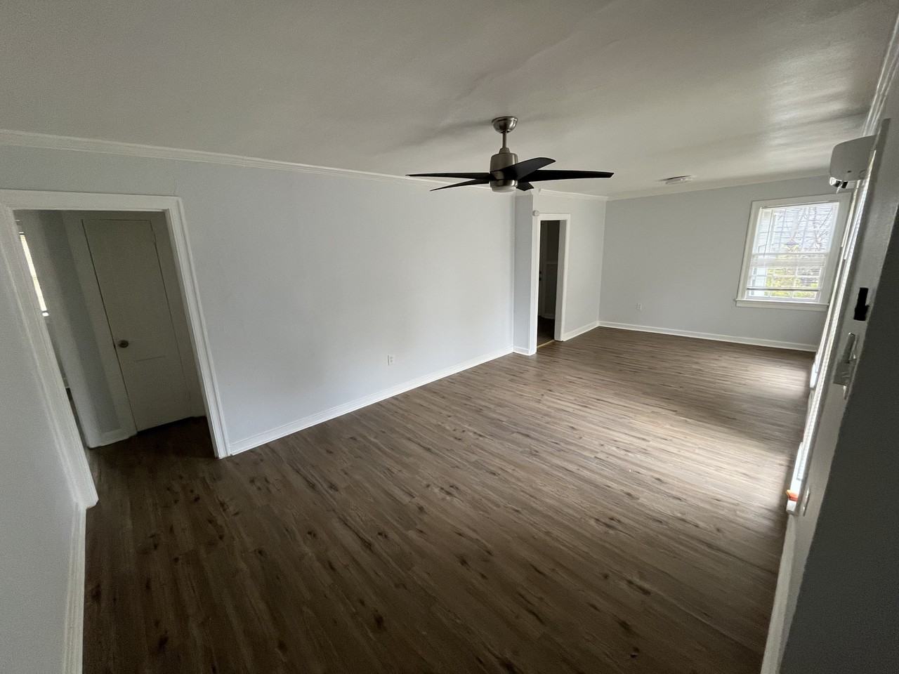 521 Launcelot Road - Photo 2 of 12