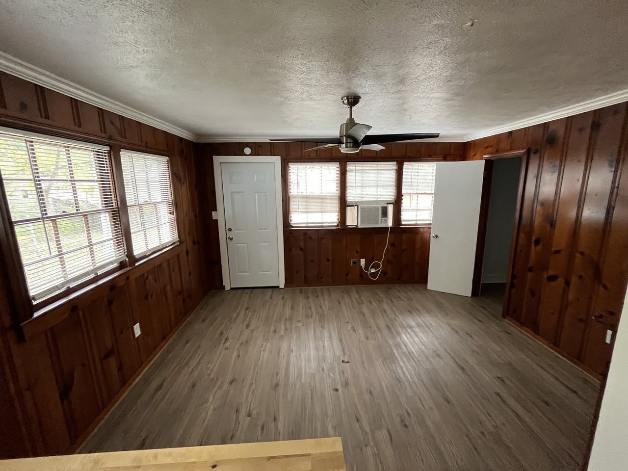 521 Launcelot Road - Photo 4 of 12