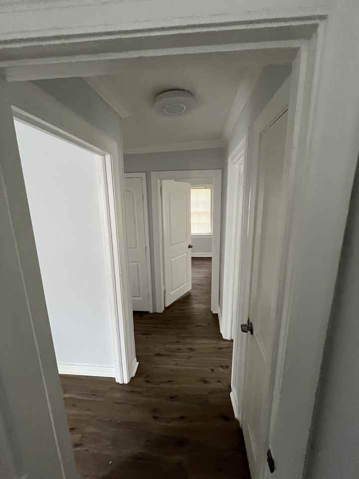 521 Launcelot Road - Photo 5 of 12