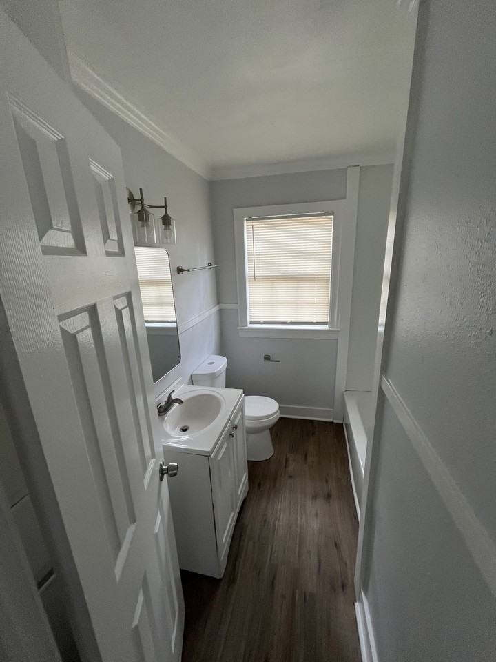 521 Launcelot Road - Photo 7 of 12