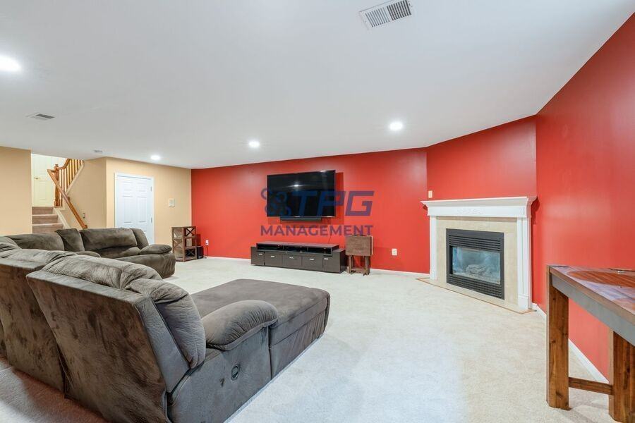 26 Catherine Court - Photo 3 of 21