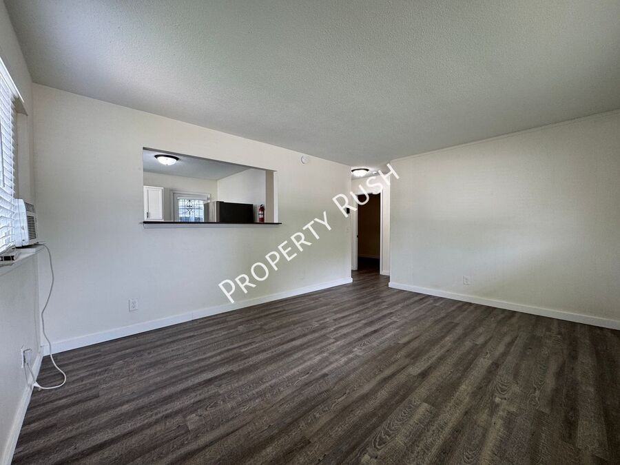 2100 Bennett Avenue #2100 - Photo 2 of 14