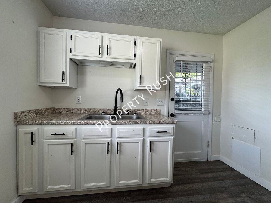 2100 Bennett Avenue #2100 - Photo 6 of 14