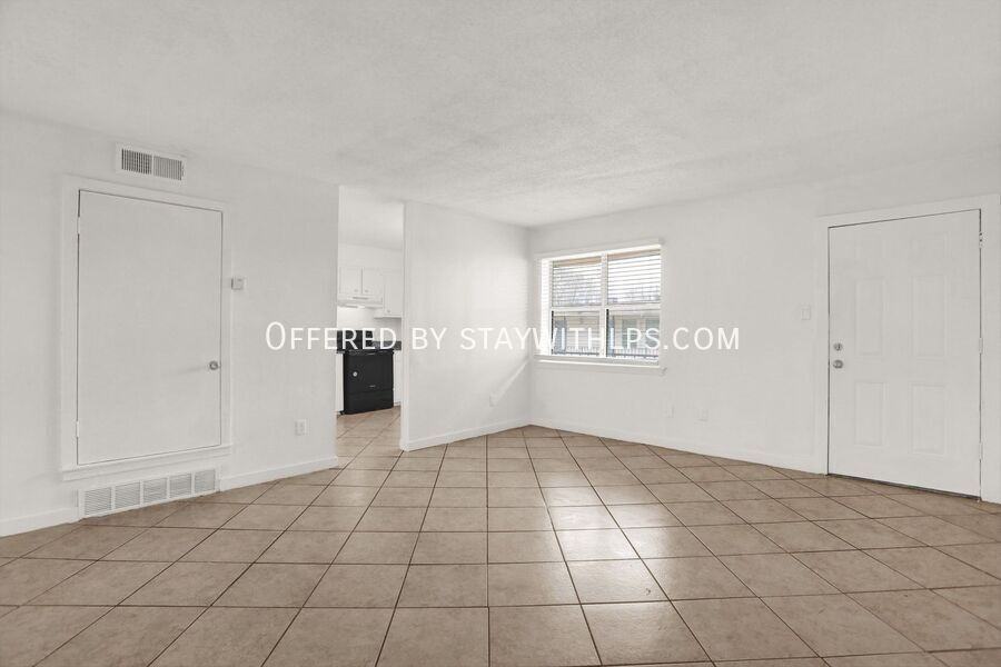 1767 E Raines Rd #4 - Photo 4 of 18