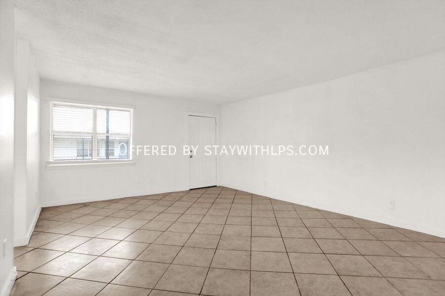 1767 E Raines Rd #4 - Photo 5 of 18