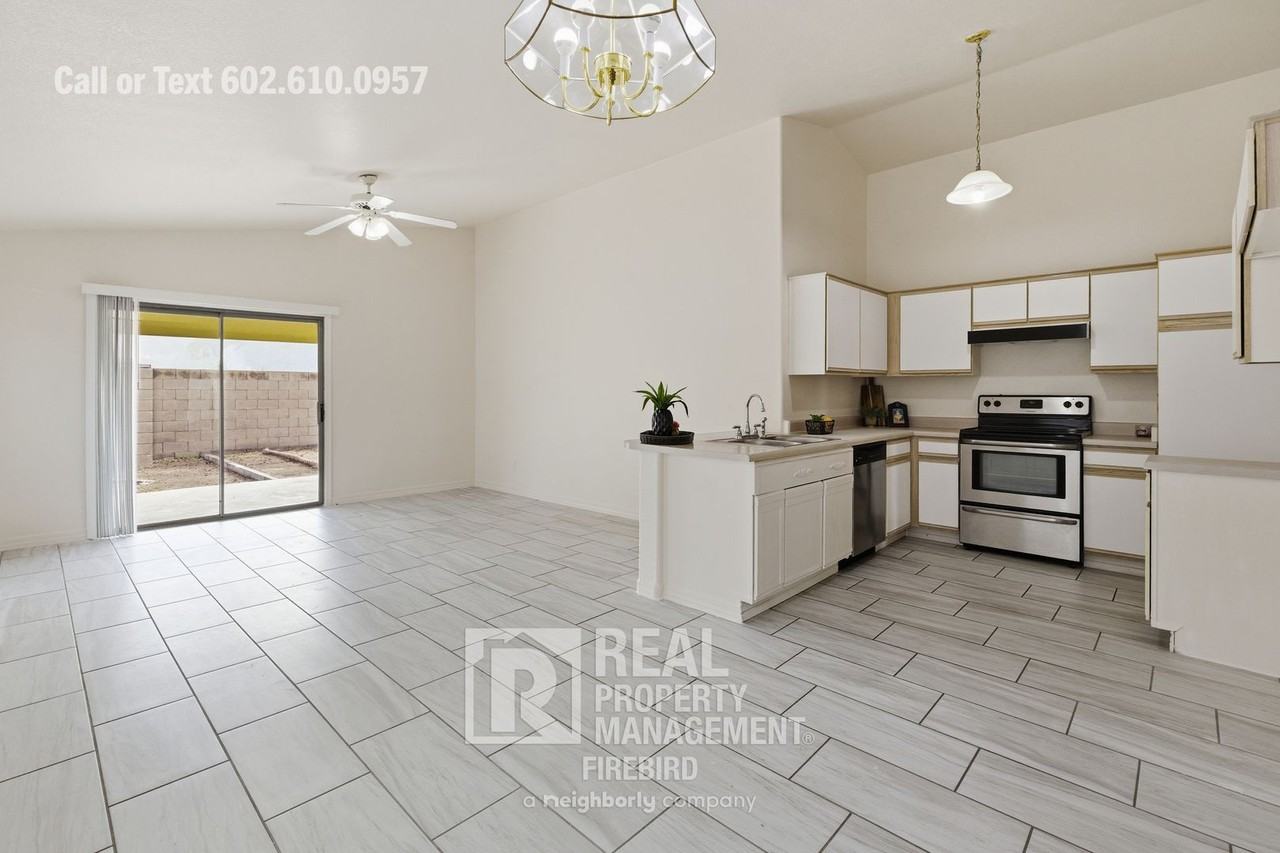 8563 West Mission Lane - Photo 3 of 15