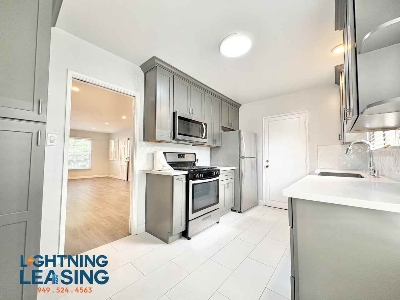 1222 Mcclellan Dr #6 - Photo 3 of 10