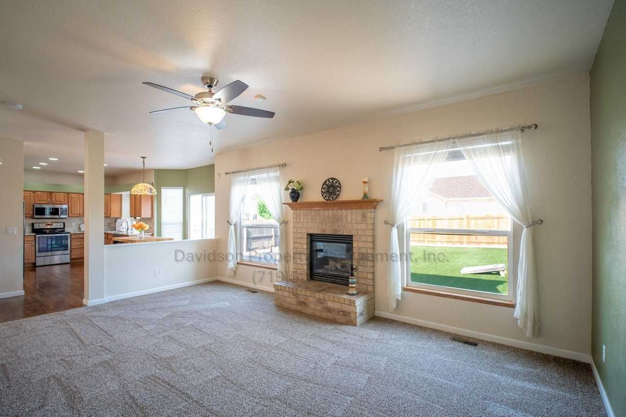 3350 Castellon Drive - Photo 4 of 17