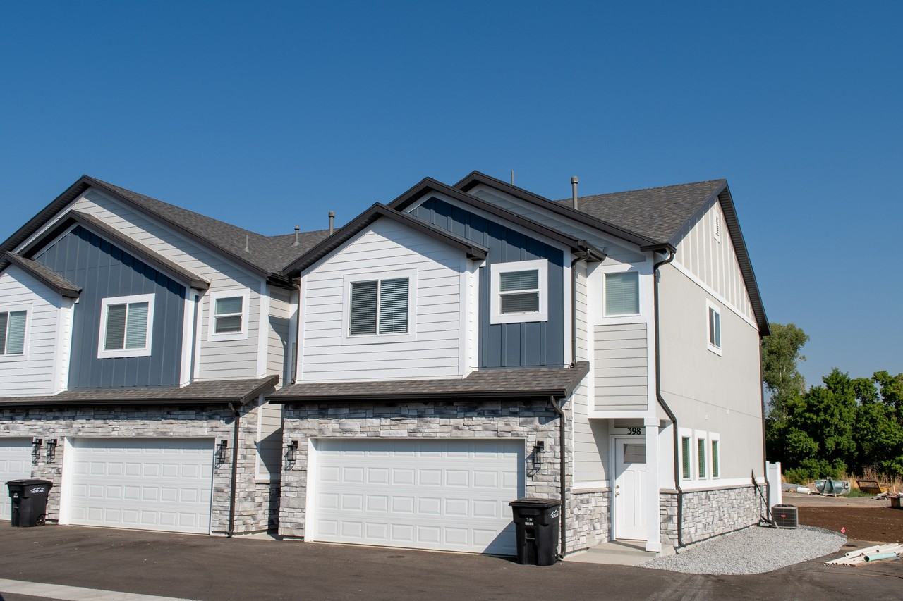 144 West 425 North #1 - Photo 2 of 19