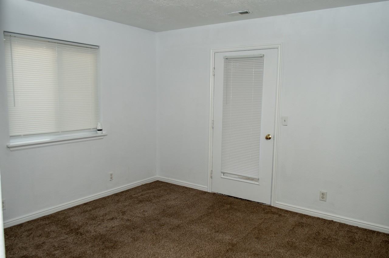 427 S 1200 W - Photo 6 of 14