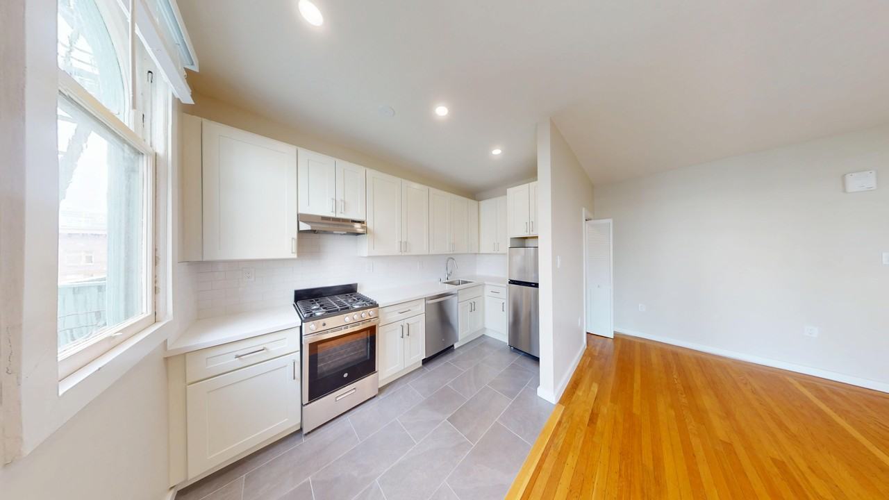 621 Stockton Street - Photo 2 of 21