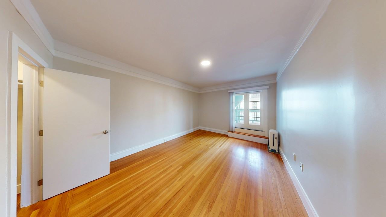 621 Stockton Street - Photo 3 of 21