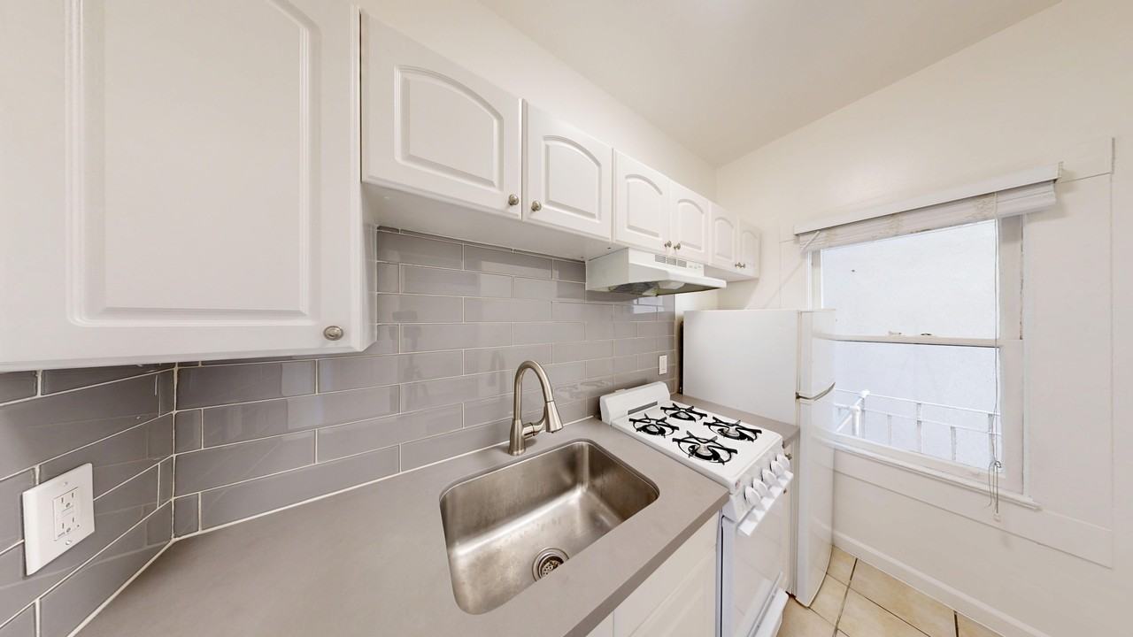 709 Geary Street - Photo 2 of 29