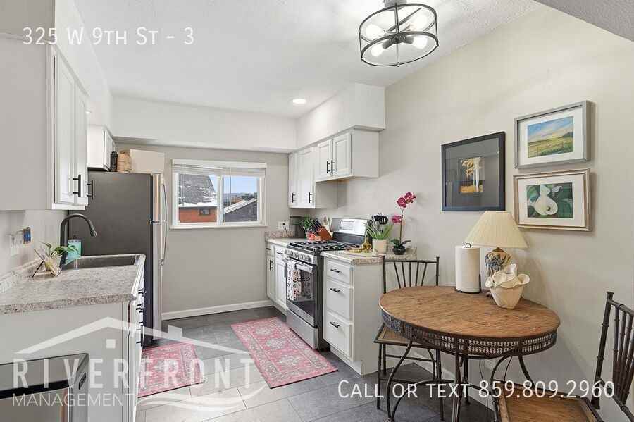 325 West Ninth Street #3 - Photo 4 of 26