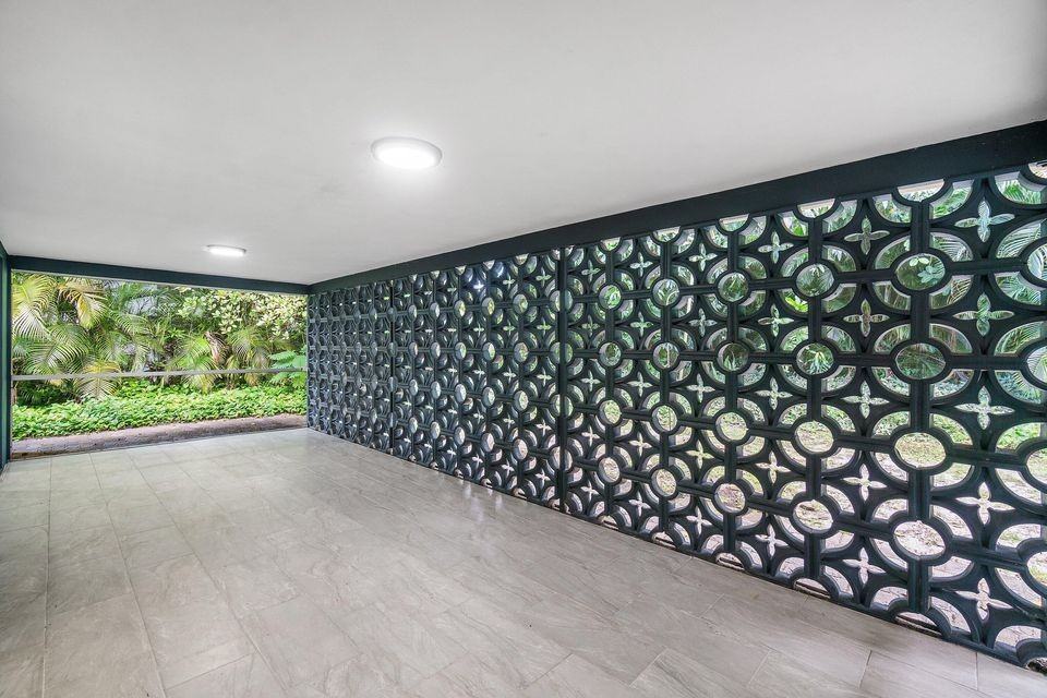 434 Southwest 9th Street - Photo 3 of 8