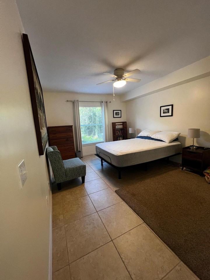 11195 Roseland Road #11195-5 - Photo 2 of 10