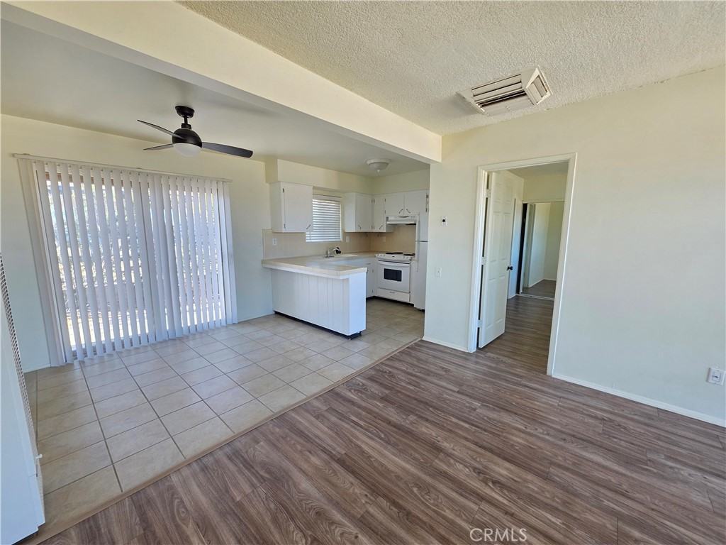 73636 Cactus Drive #73636E - Photo 2 of 8