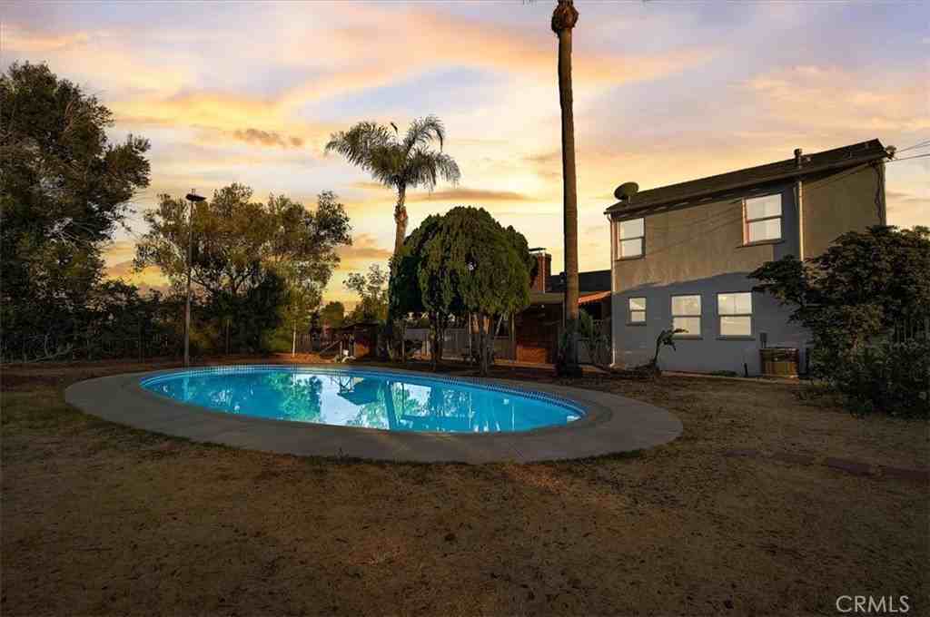 10847 Balboa Boulevard #10847 - Photo 4 of 41