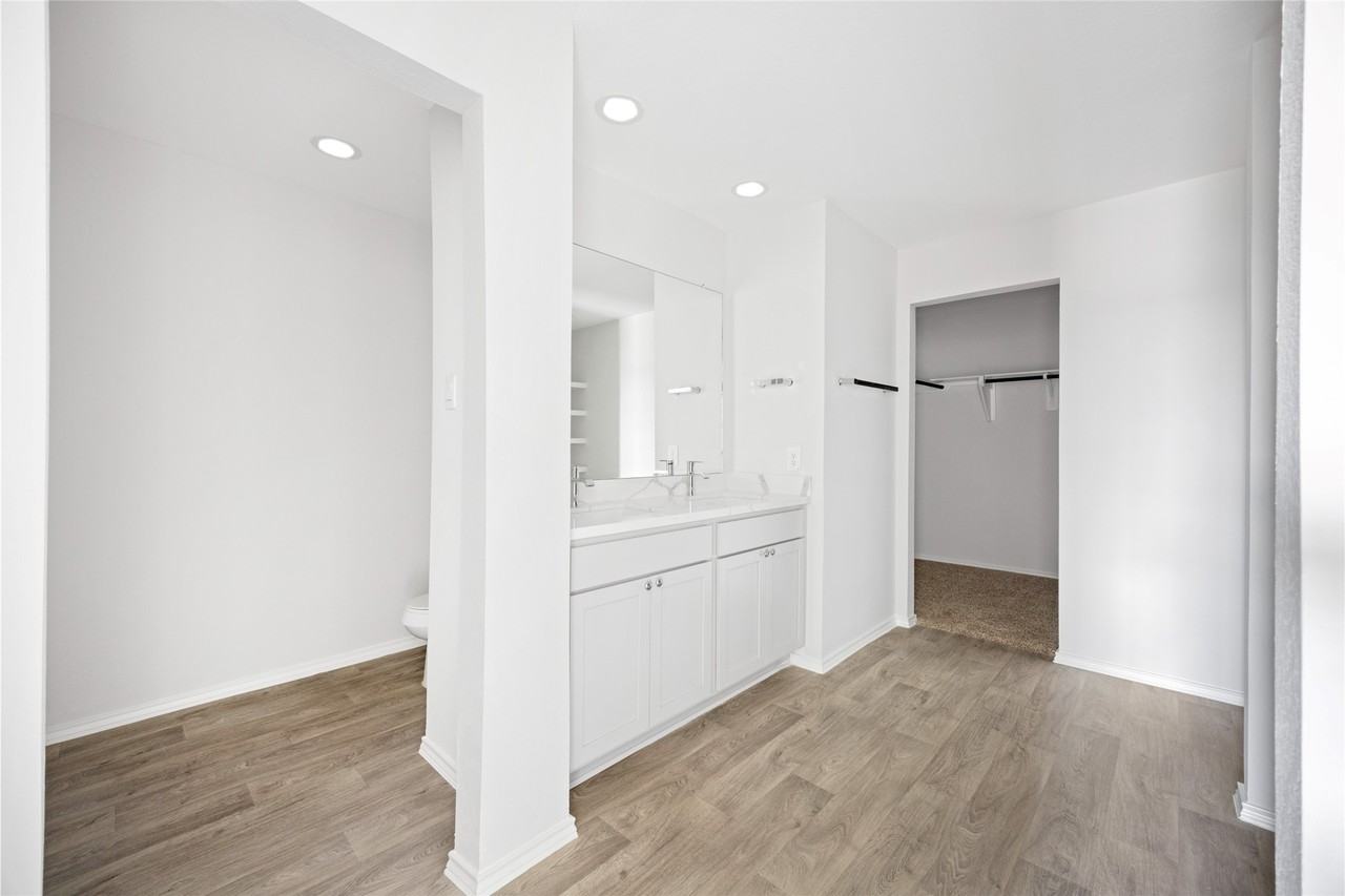 24059 Kentwood Springs Dr #24059 - Photo 3 of 29