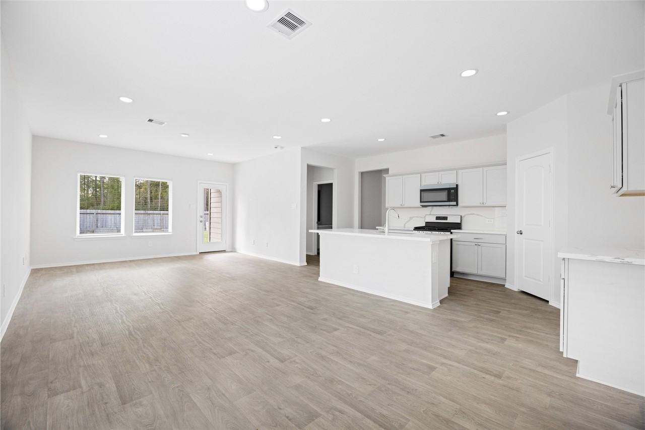 24059 Kentwood Springs Dr #24059 - Photo 4 of 29