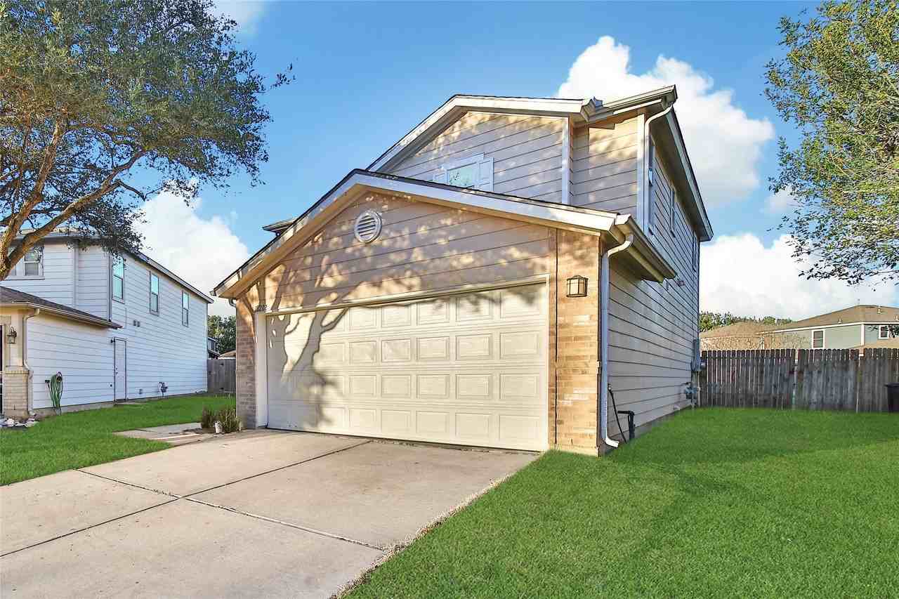 18202 Coreland Lane #18202 - Photo 6 of 32