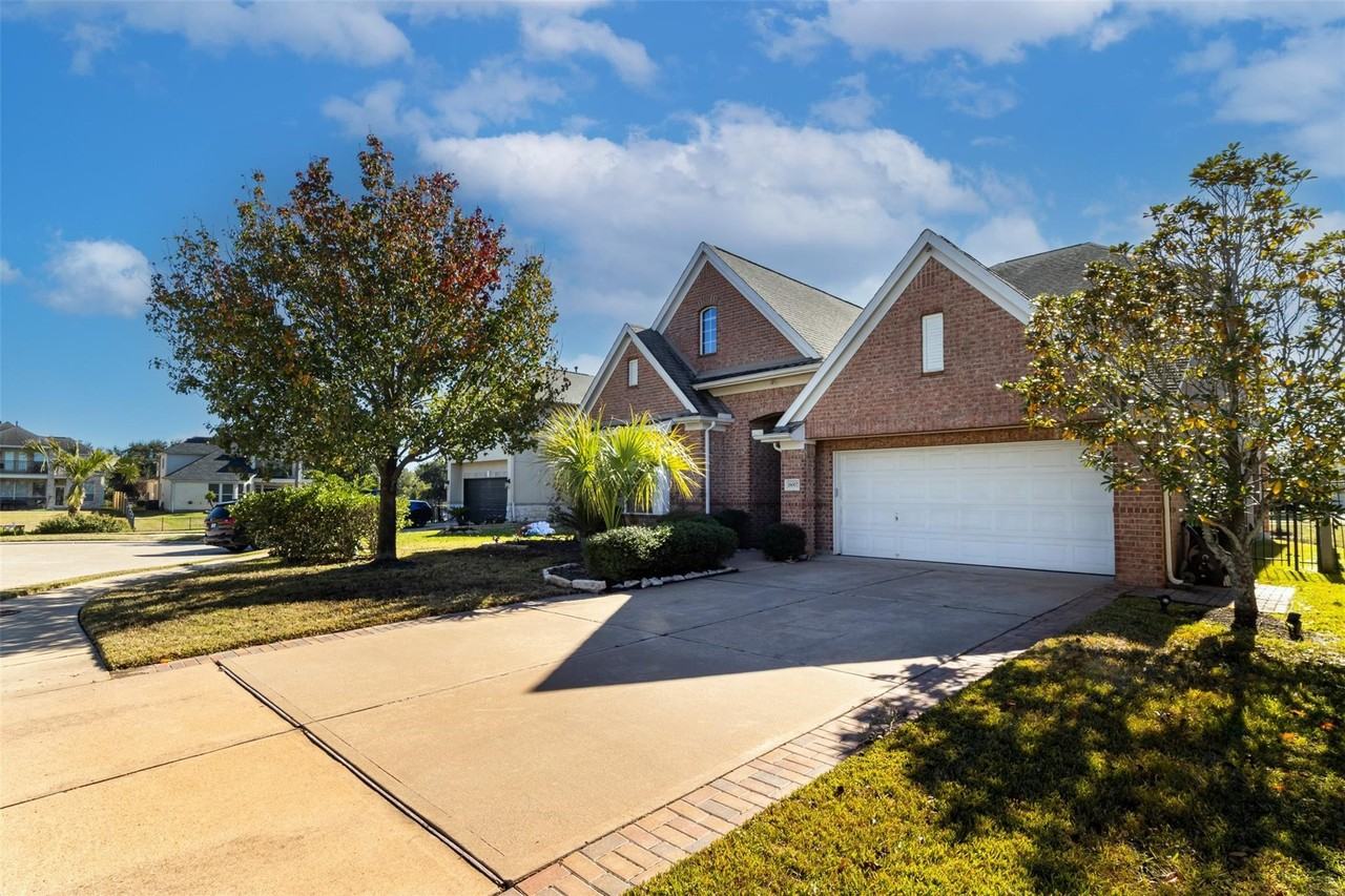 18007 Dunoon Bay Point Court #18007 - Photo 3 of 49