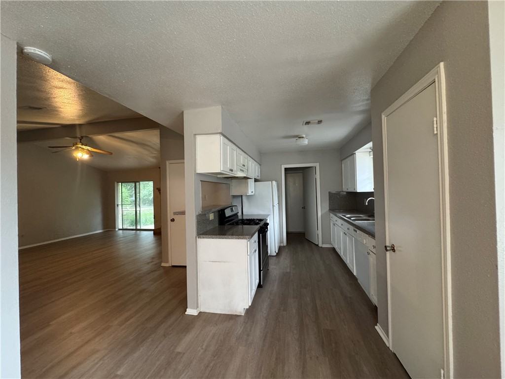 1509 Bluebonnet Drive #1509 - Photo 4 of 13