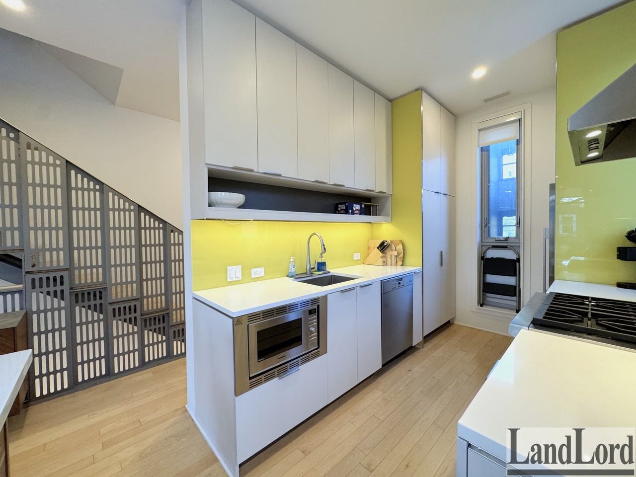 15 Cummings St #TH1 - Photo 7 of 28