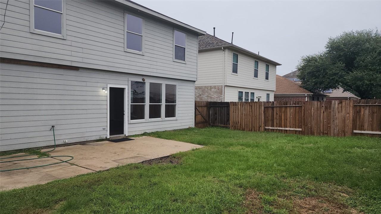 15430 Elm Leaf Place #15430 - Photo 4 of 30