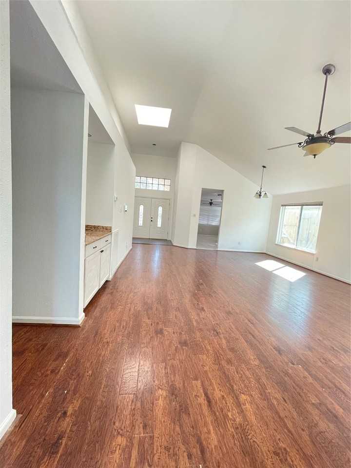 8639 Sparkling Springs Drive #8639 - Photo 5 of 35