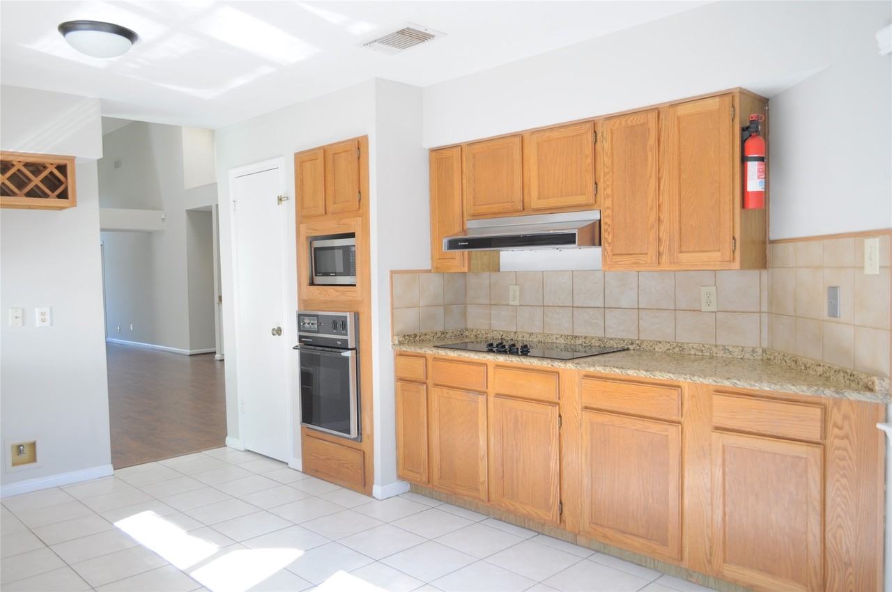 8639 Sparkling Springs Drive #8639 - Photo 6 of 35