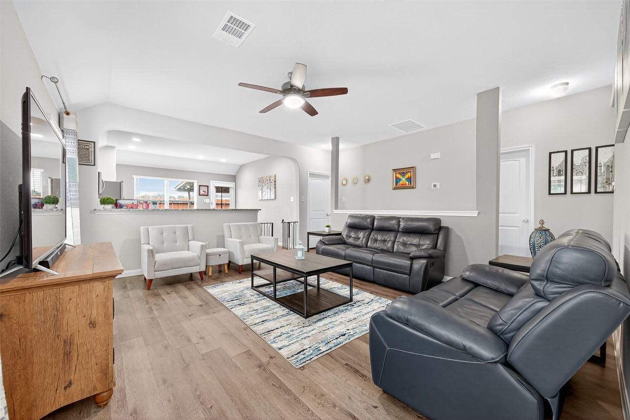 4915 Purple Wisteria Lane #4915 - Photo 3 of 39