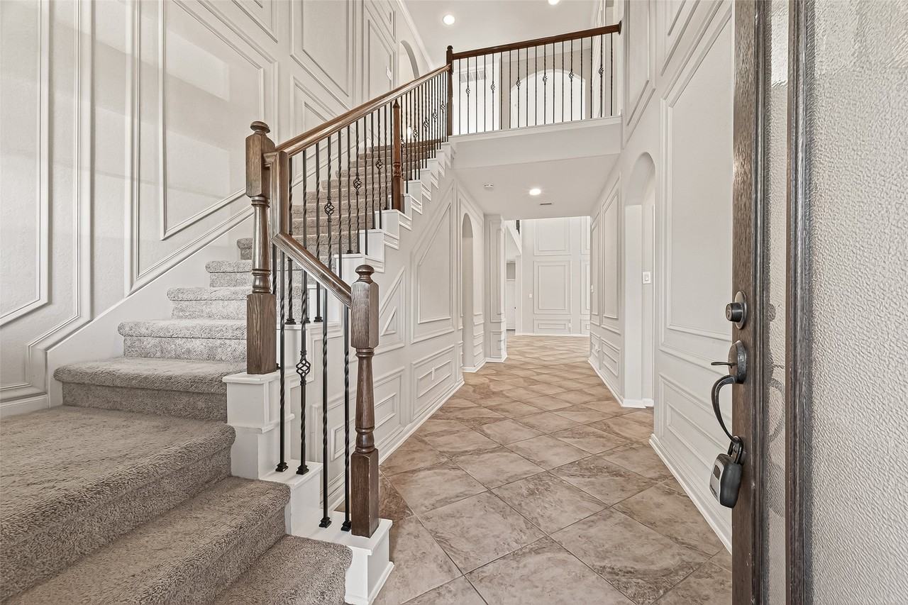 19503 South Coral Honeysuckle Loop #19503 - Photo 4 of 50