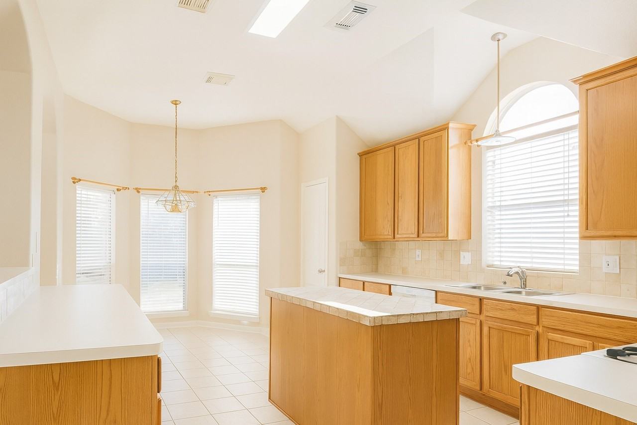 10706 White Oak Park Court #10706 - Photo 7 of 17