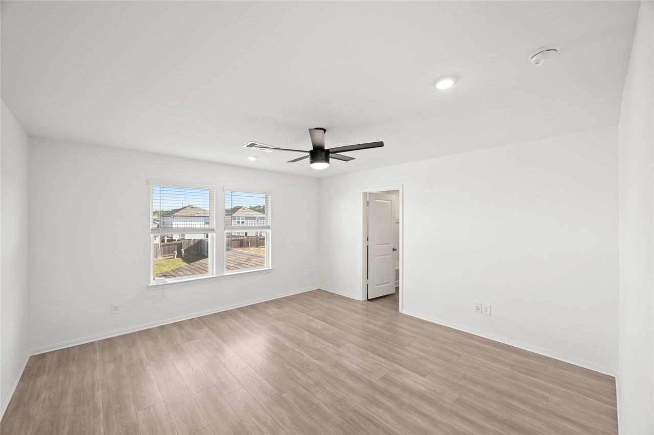 23442 Wrexham St #23442 - Photo 4 of 33