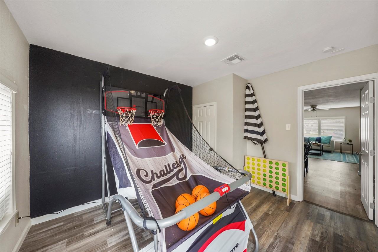 2111 8th Avenue North #2111 - Photo 3 of 13