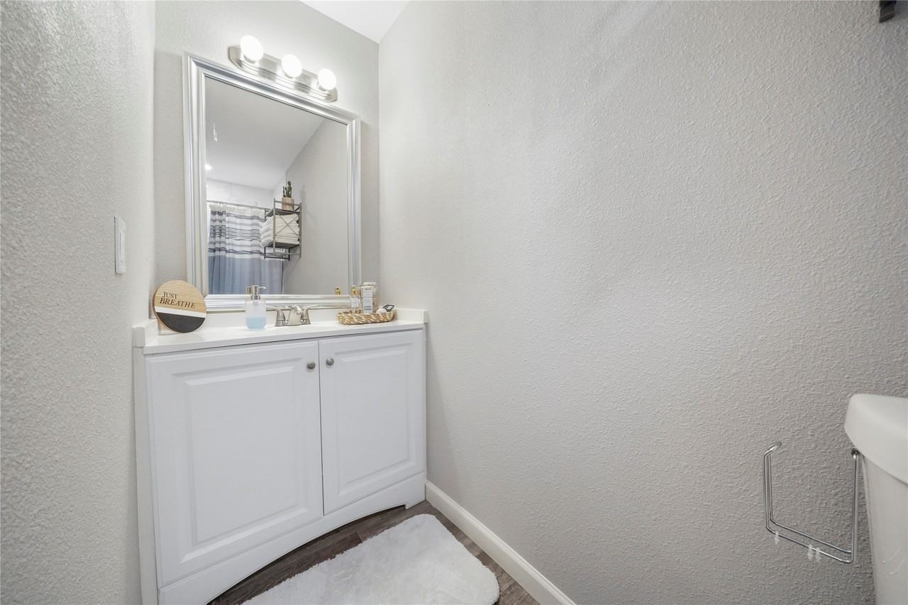 2111 8th Avenue North #2111 - Photo 5 of 13