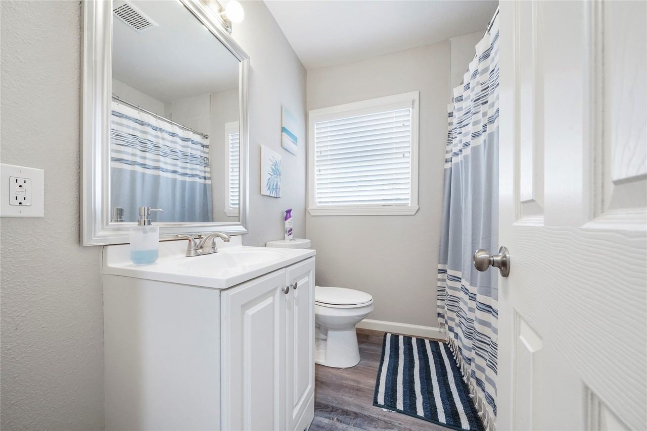 2111 8th Avenue North #2111 - Photo 6 of 13