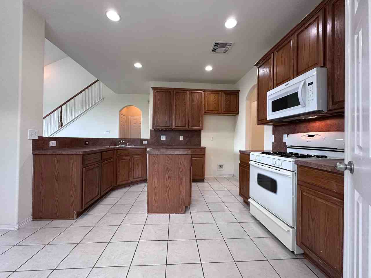 2211 Highland Crossing Drive #2211 - Photo 2 of 24