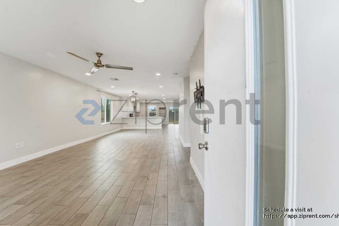 1121 East Apache Street - Photo 2 of 43