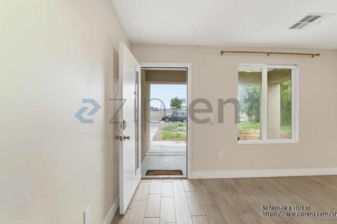 1121 East Apache Street - Photo 4 of 43