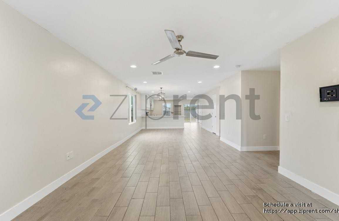 1121 East Apache Street - Photo 7 of 43