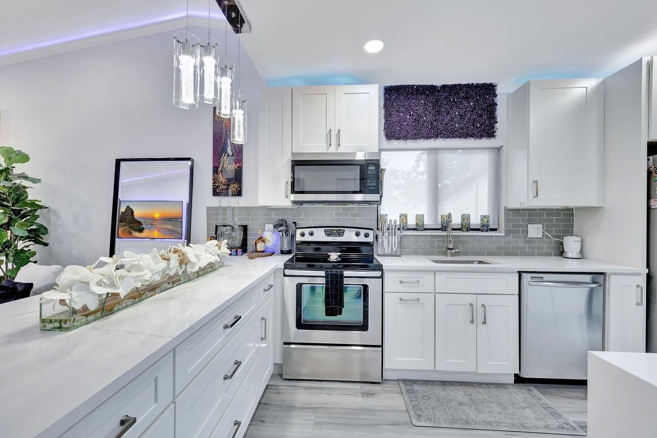 2320 Northwest 37th Avenue