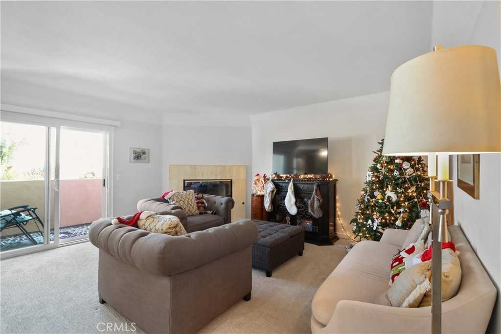 874 West 3rd Street #874 - Photo 4 of 20