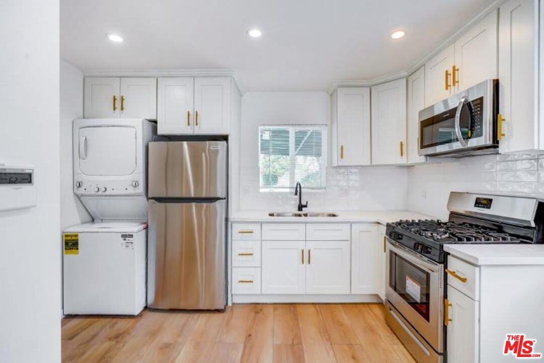 19924 Welby Way #19924 - Photo 3 of 30