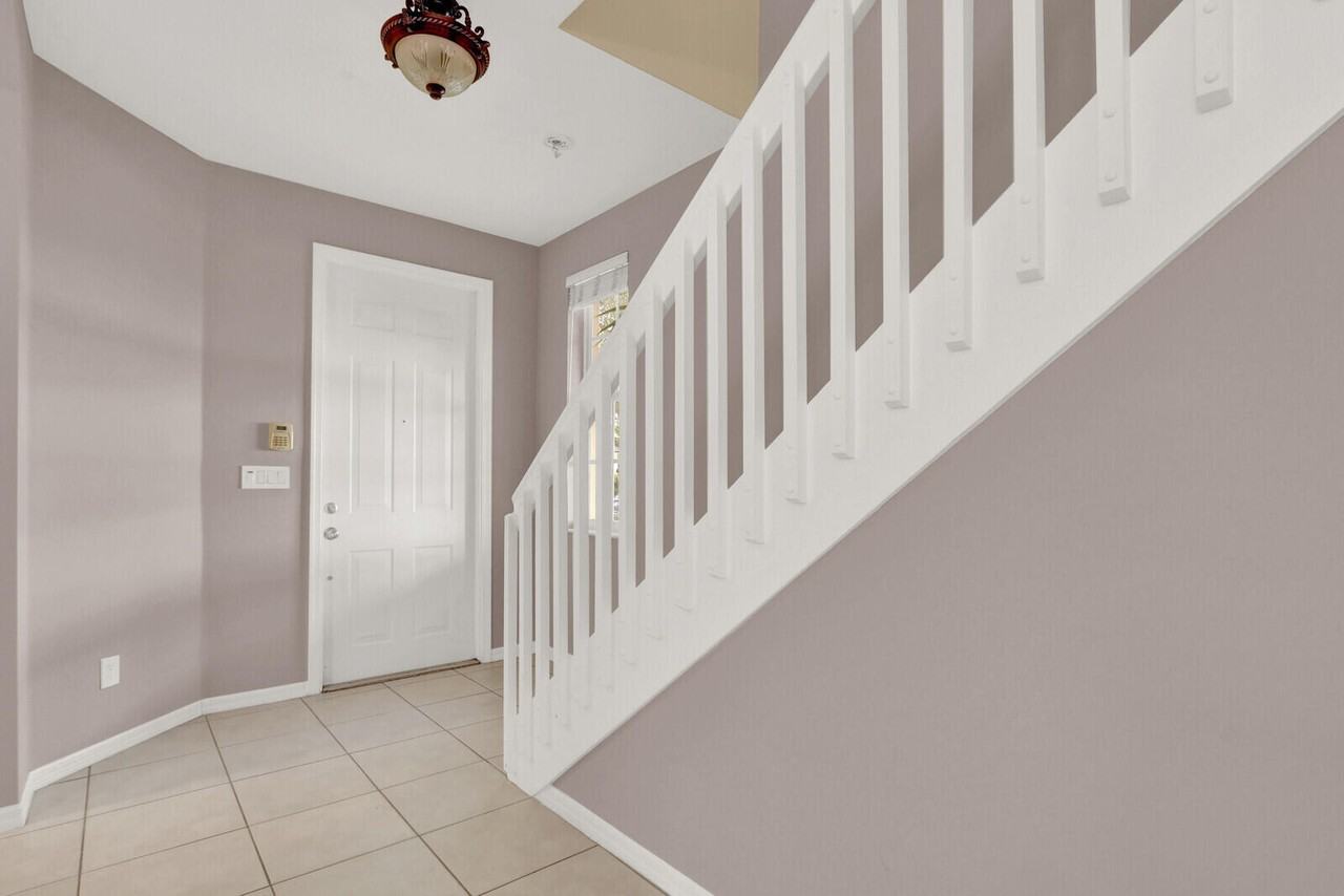 354 November Street #354 - Photo 2 of 6