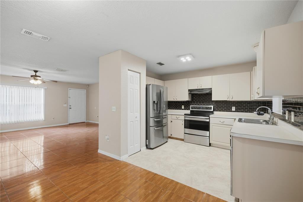 14 Cedar Tree Terrace #14 - Photo 3 of 32