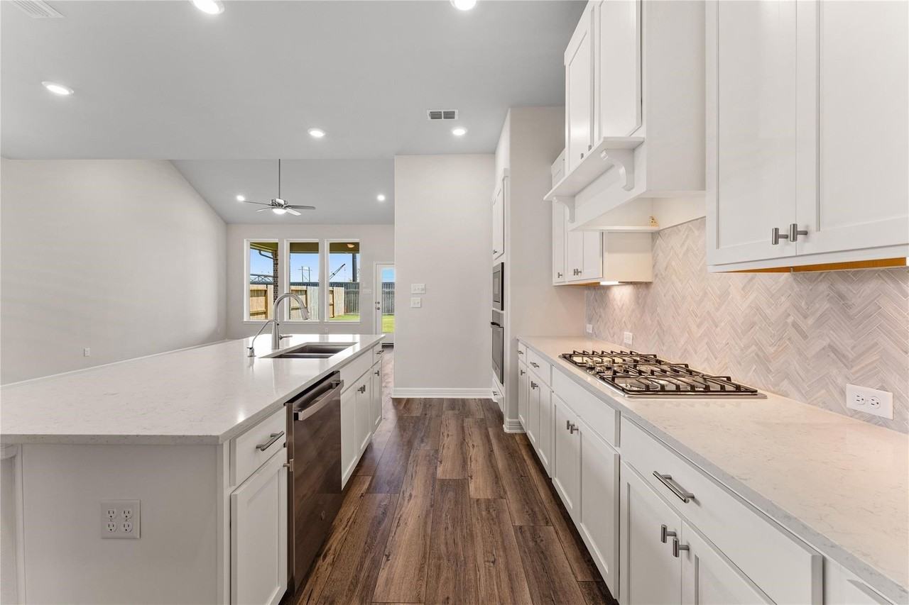 28938 Hauter Way #28938 - Photo 4 of 42