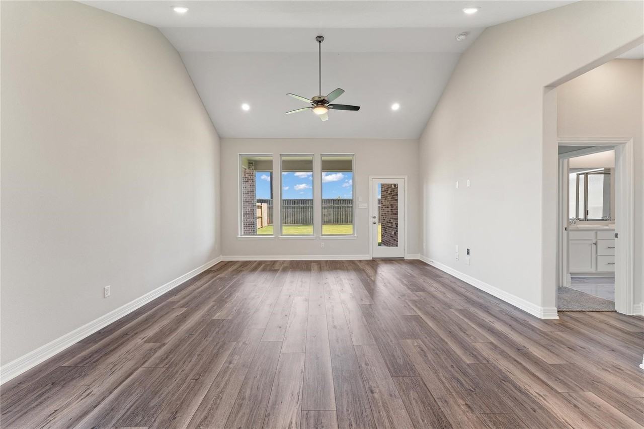 28938 Hauter Way #28938 - Photo 6 of 42