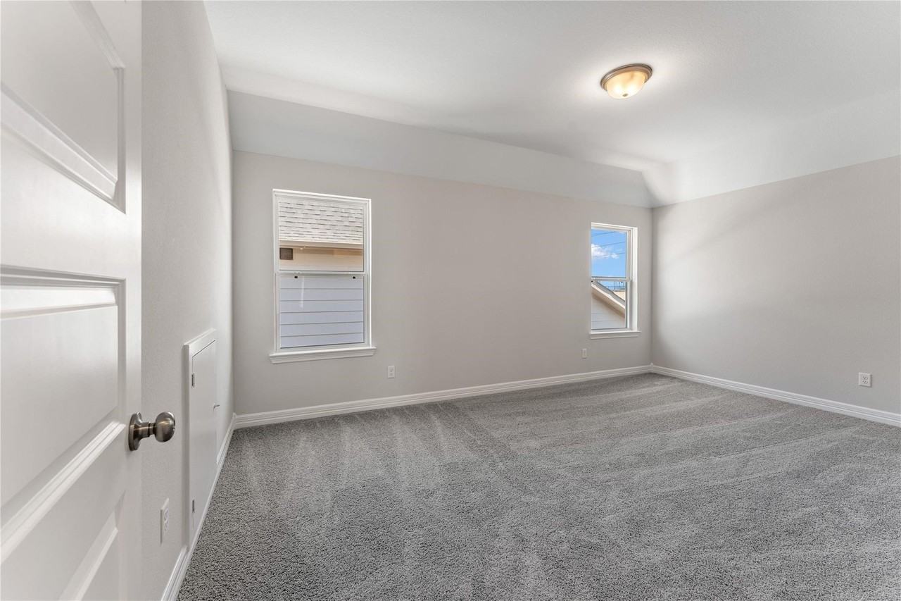 28938 Hauter Way #28938 - Photo 7 of 42